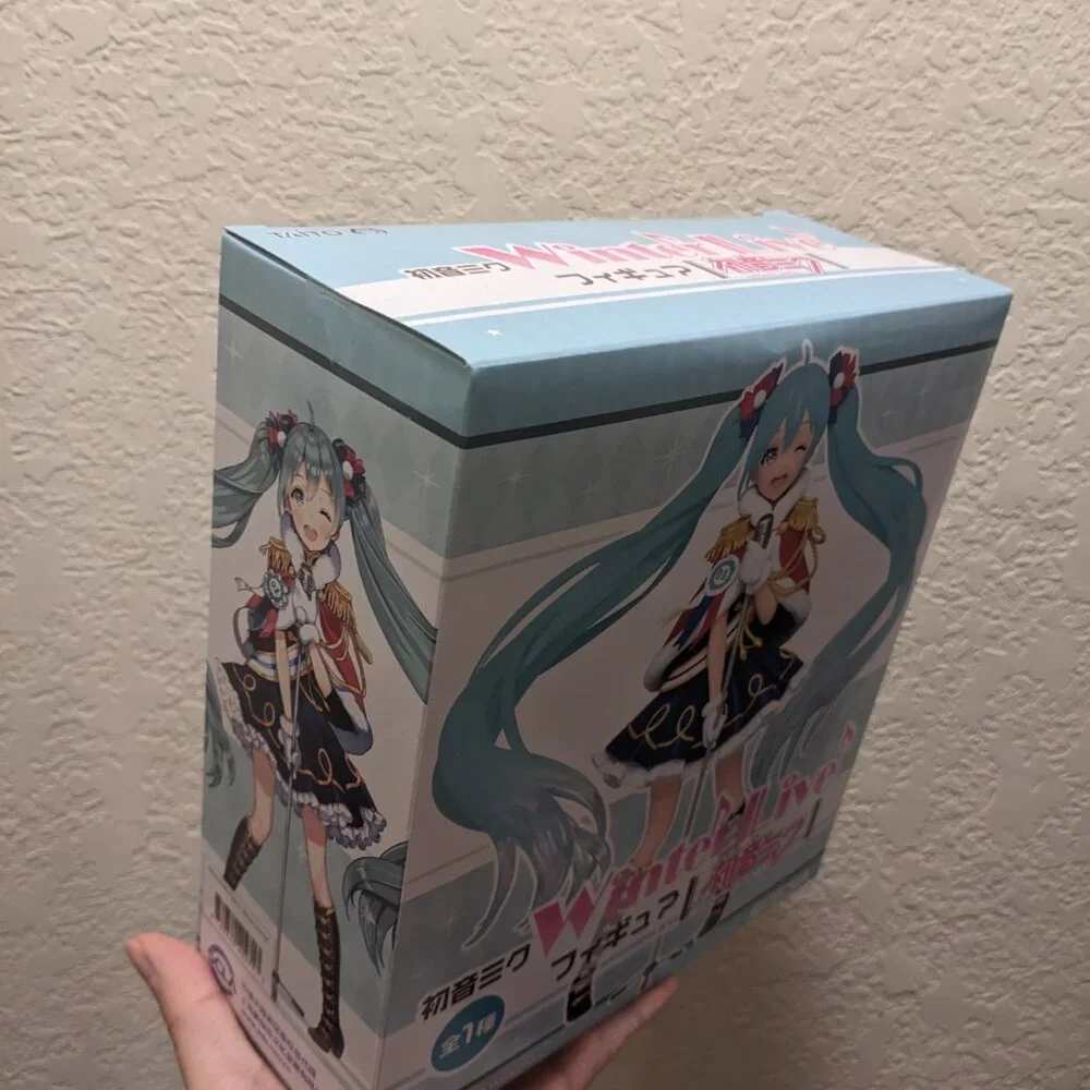 Hatsune Miku Winter Live Version - Taito Figure (New, Unopened) - Picture 7 of 7